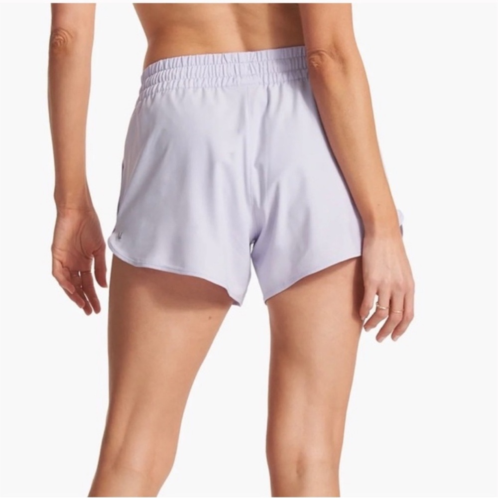 Vuori Clementine 2.0 Shorts in Zinnia size Large - Picture 4 of 11